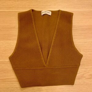 Aritizia SCULPT KNIT Deep V Ribbed Mustard Brown Cropped Tank